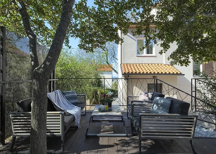 Villa Maruge By Guide