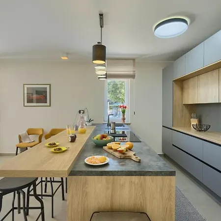 Maruge By Guide * Pula