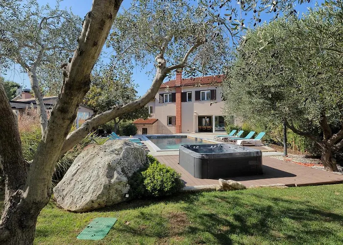 Вілла Maruge By Guide Пула