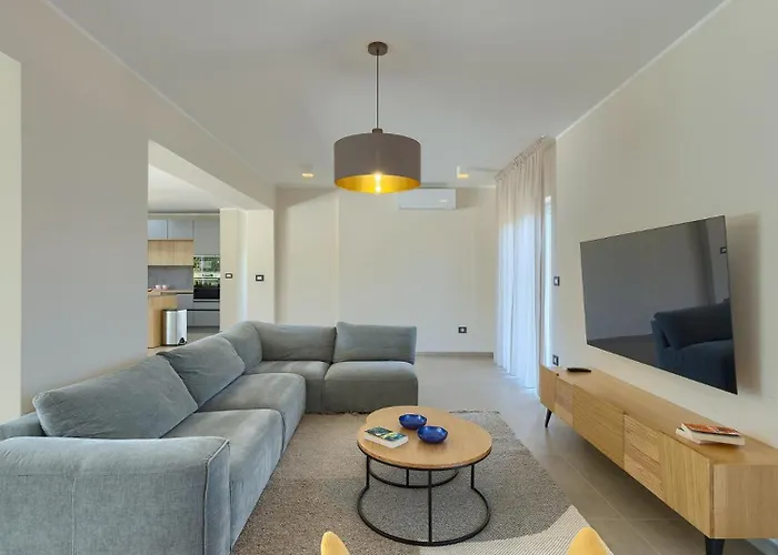 Maruge By Guide Пула